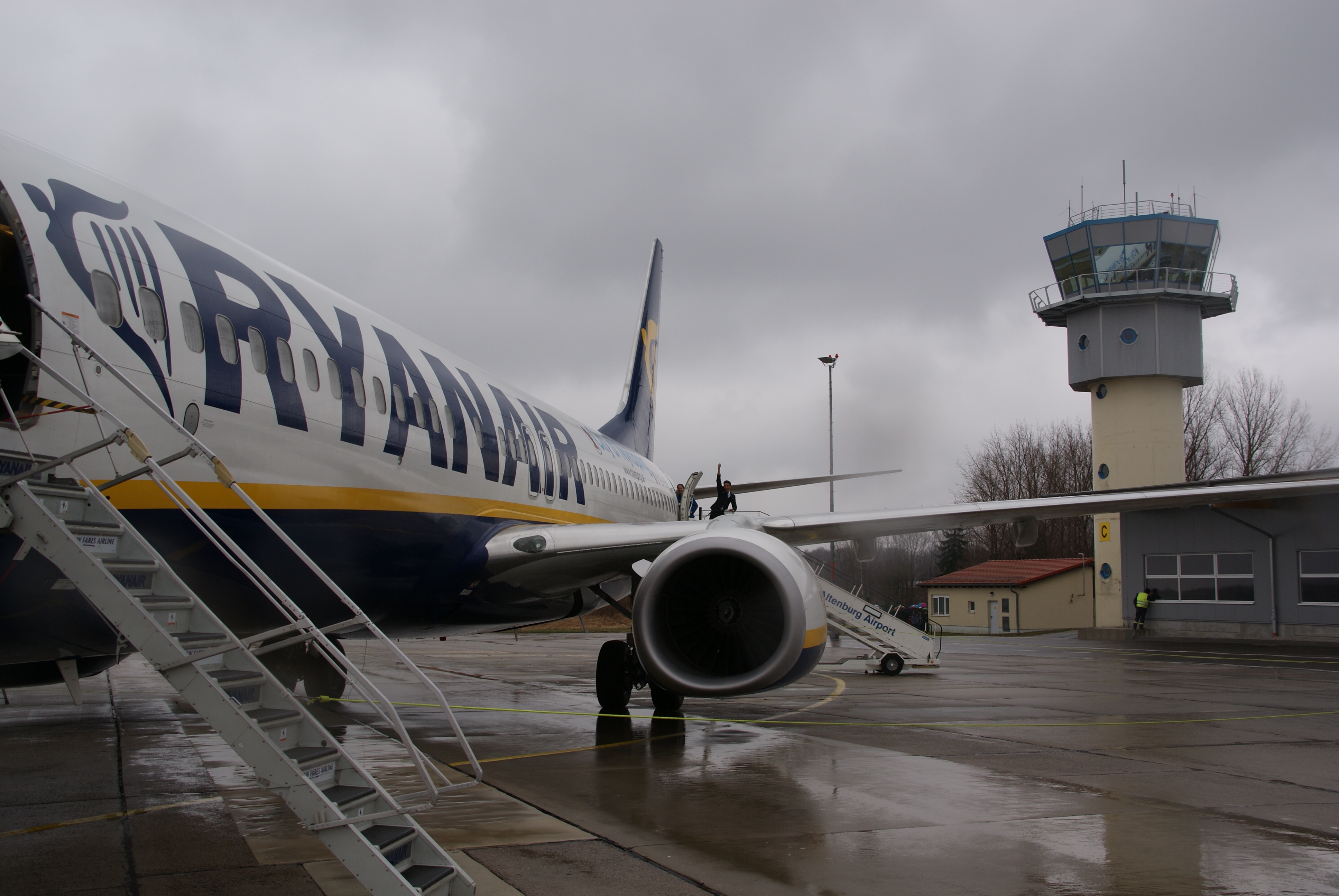 Das waren noch Zeiten ..Ryanair Boeing  737 am AOC -damit war Schluss im Febr. 2011